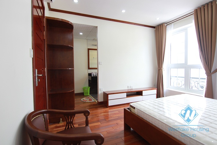 Good quality apartment with 02 bedrooms for rent in Truc Bach area, Ba Dinh District